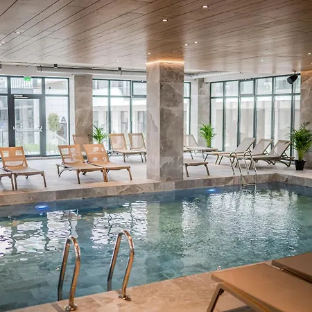 Unique 4u In Odyssey Spa&pool-parking Apartament *